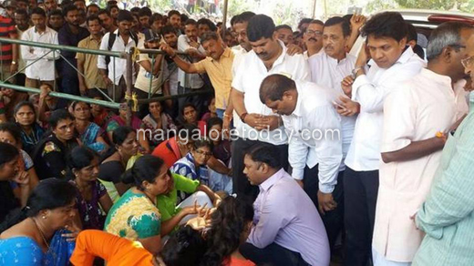 SC sentil with katipalla victim family